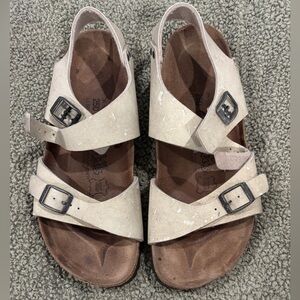 Birkis Birkenstock Size 8